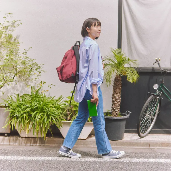 Hobonichi Weeks MEGA,  Hobonichi Techo 2025 Sneaker: Leaf Green Weeks Mega Softcover Book / Weekly Horizontal / January start / Monday start - English Edition