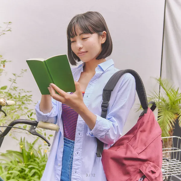 Hobonichi Weeks MEGA,  Hobonichi Techo 2025 Sneaker: Leaf Green Weeks Mega Softcover Book / Weekly Horizontal / January start / Monday start - English Edition