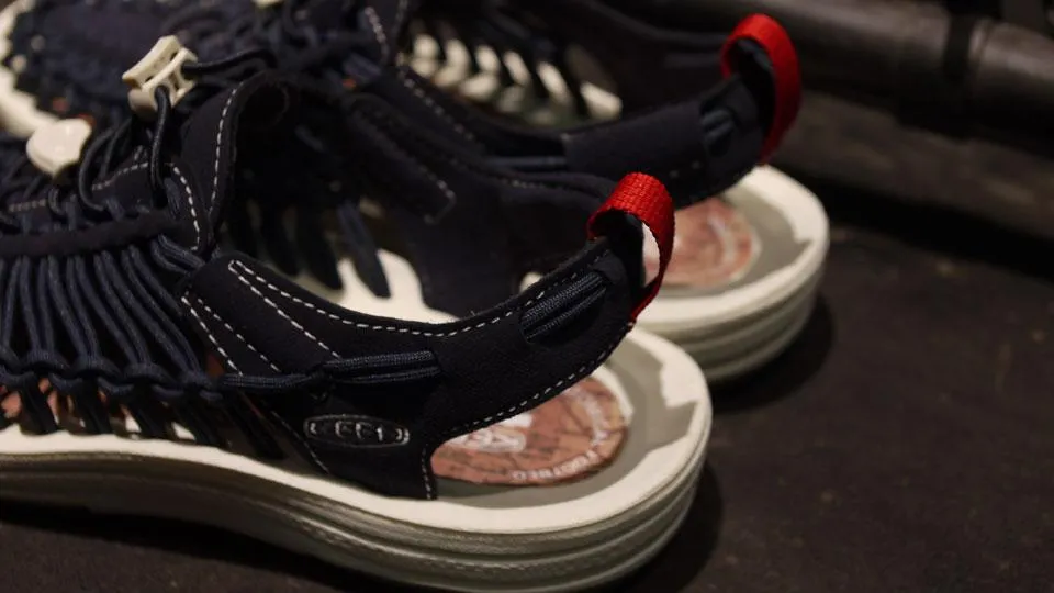 KEEN UNEEK "mita sneakers"　NVY/WHT/RED