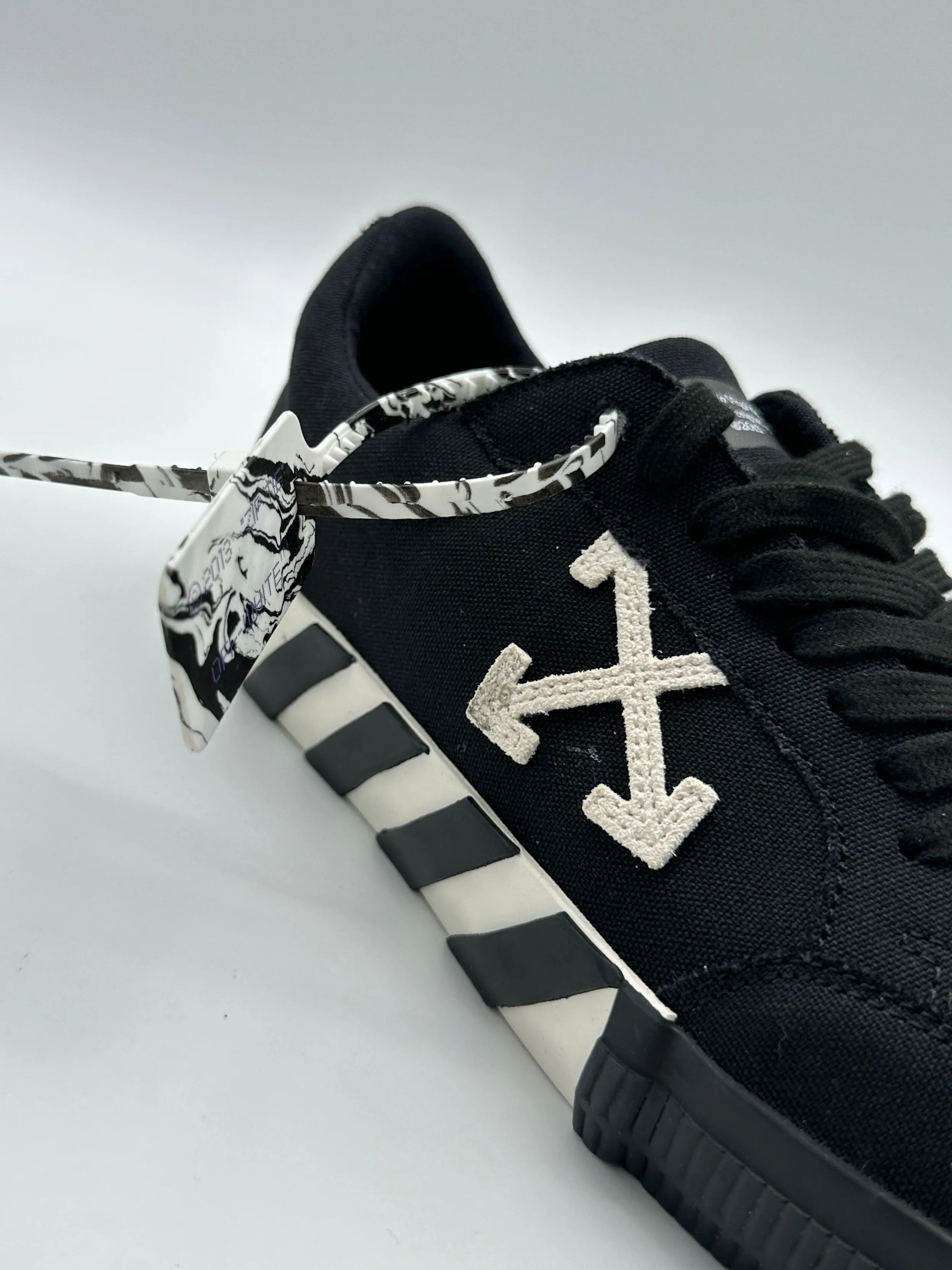 Vulcanized Sneakers Bassa